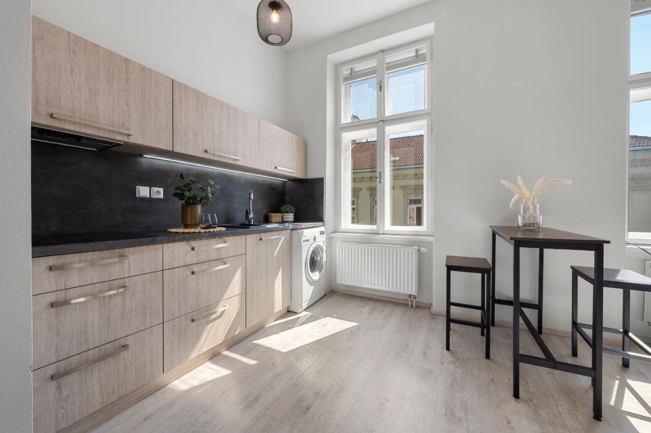 Residence Stefanikova Rose Brno Esterno foto